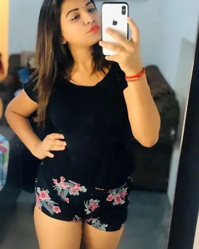 Khatima Escorts