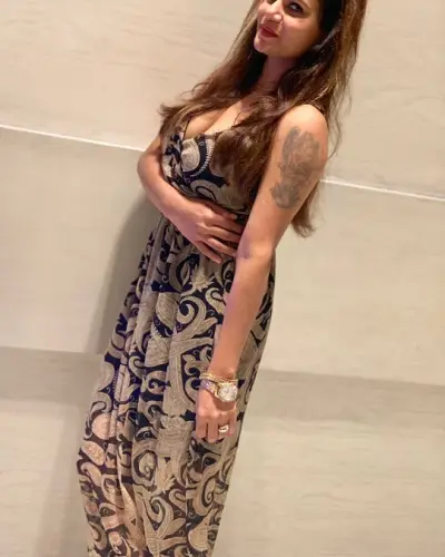 Khatima Escort